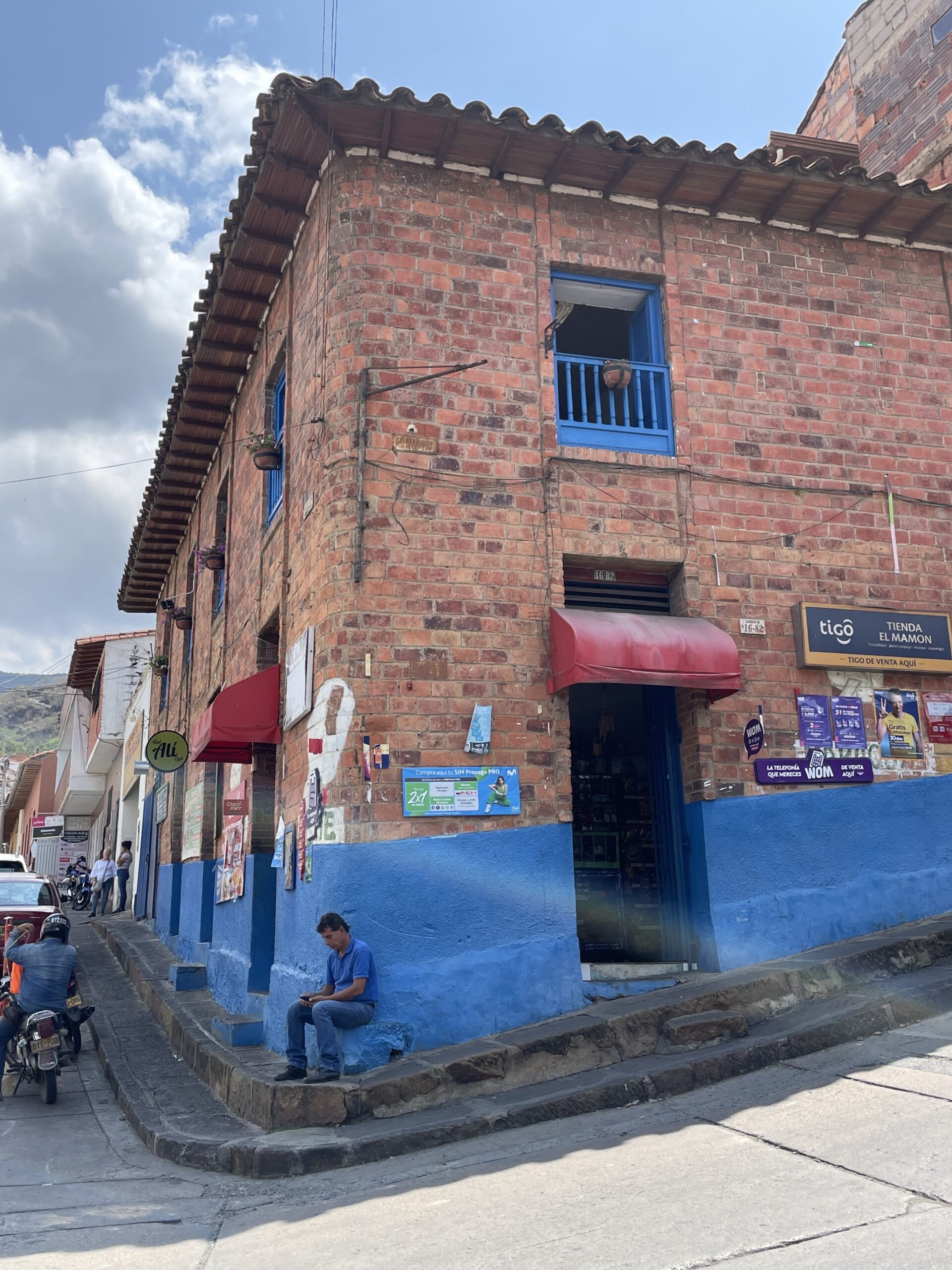 How to Get to San Gil, Colombia: Buses, Routes, Prices, and All You Need to Know (2026) tiendita opposite the transport terminal in San Gil, Colombia