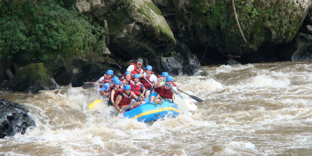 white water rafting on the rio suarez in san gil colombia