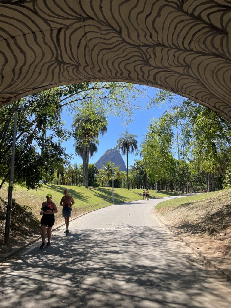 Running path and gorgeous views in Flamengo beach