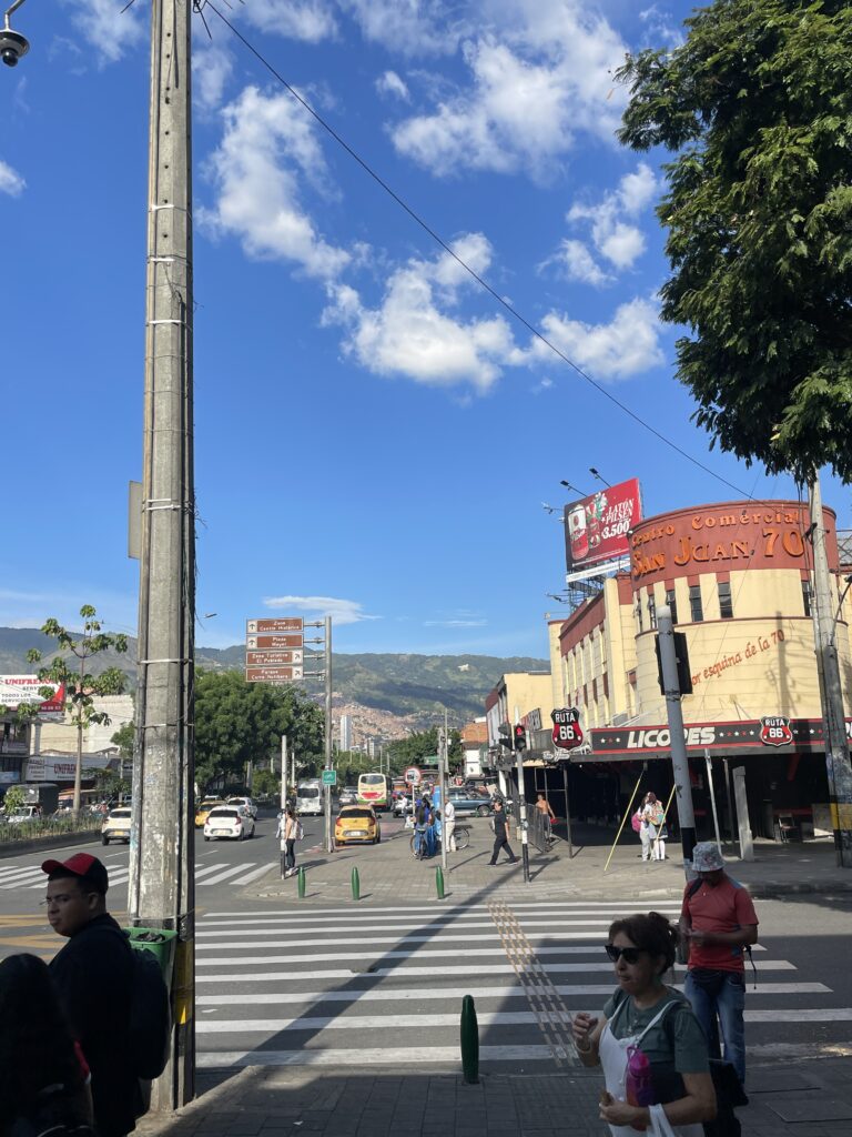 crossing at carrera 70 in laureles colombia